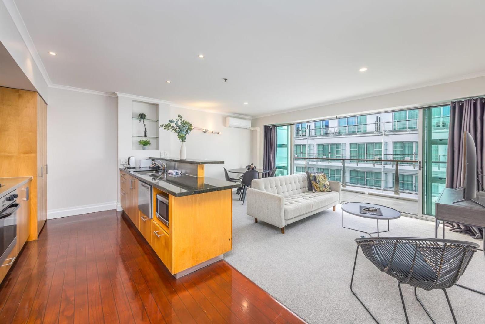 Beautiful Renovated 2 X Bdrm,Perfect Location Apartment Auckland Exterior photo