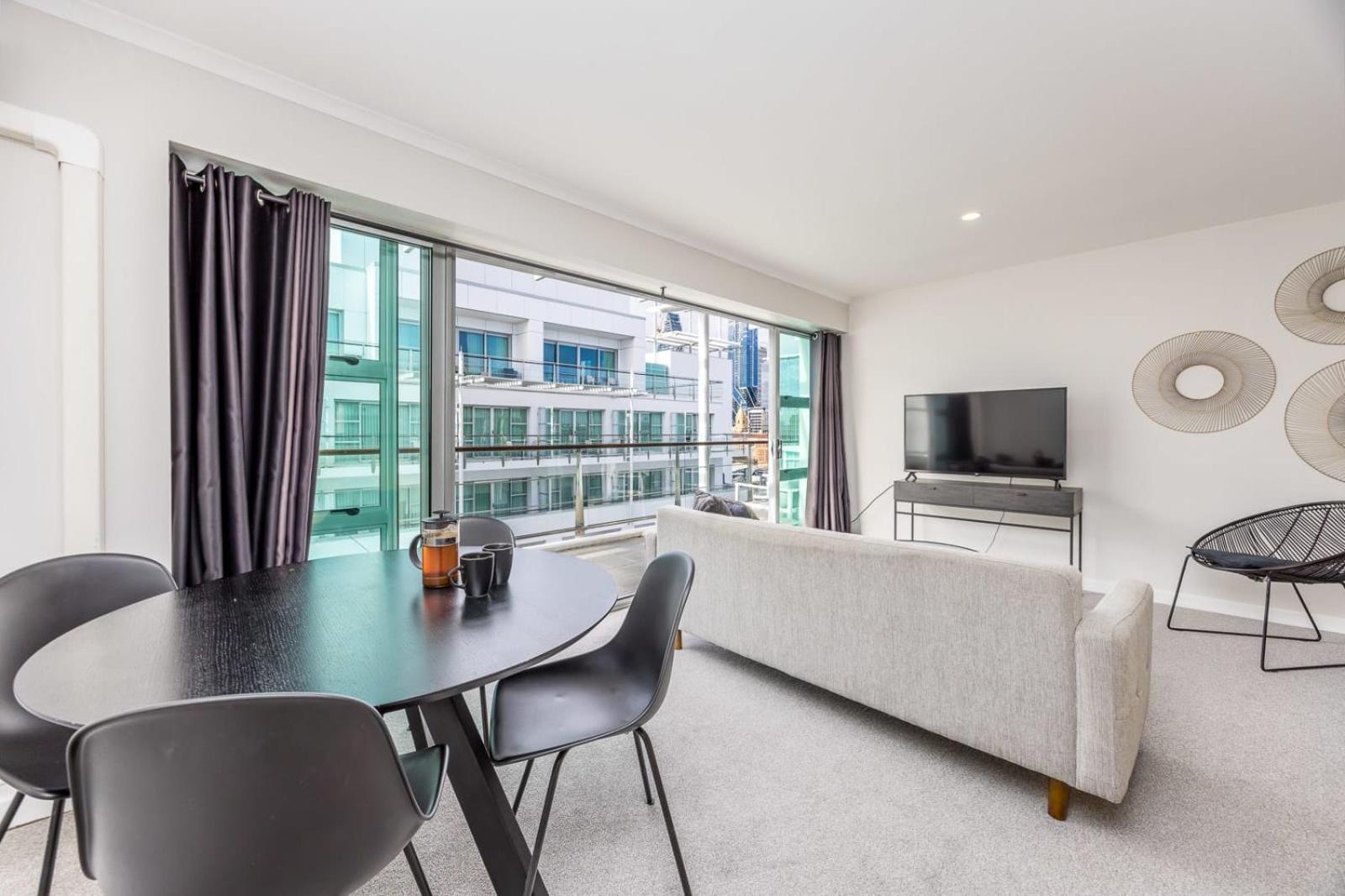 Beautiful Renovated 2 X Bdrm,Perfect Location Apartment Auckland Exterior photo